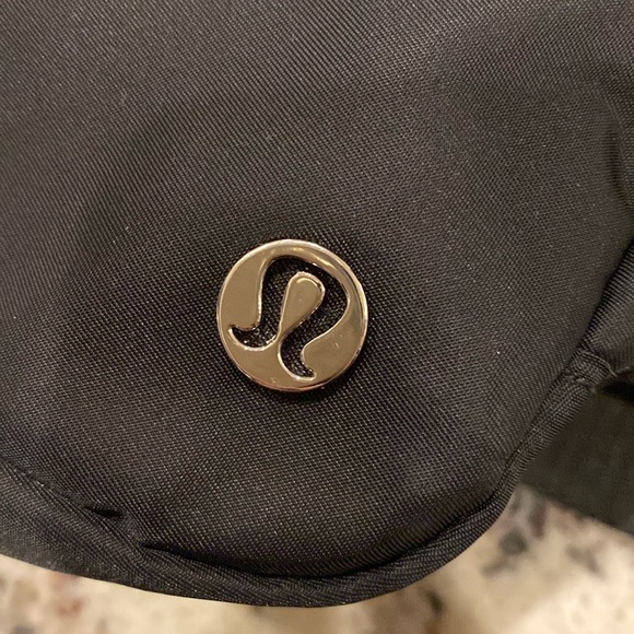 Lululemon Everywhere Belt Bag - Picture 5 of 5
